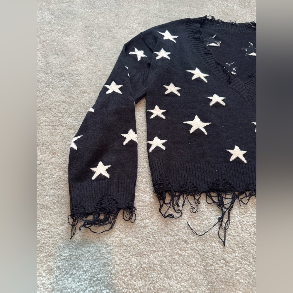 Star Sweater - Picture 5 of 6